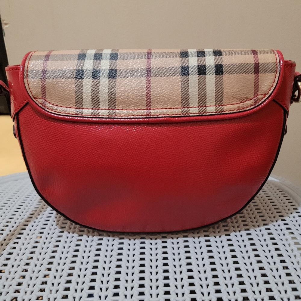 Burberry Haymarket Coated Canvas and Leather Crossbody bag. - Picture 3 of 6